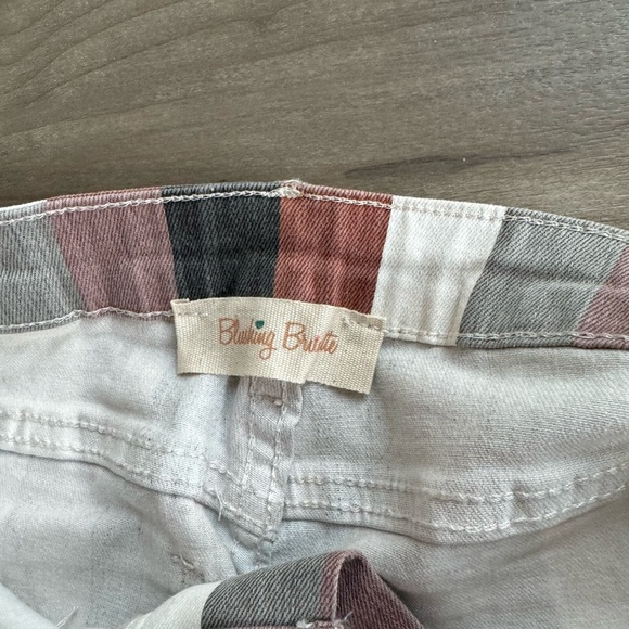 SOLD  The cutest flares for fall. 😍 - Picture 3 of 4